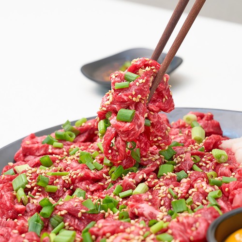 집에서 즐기는 1++ 투뿔 한우 육회, 이 맛 실화야? 엄마네한우 솔직 후기!