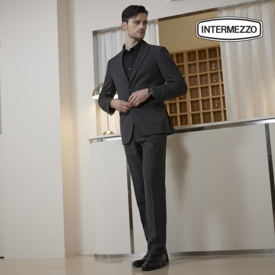 가을/겨울 필수템! 웅니버스 인터메조 수트, 세련됨의 완성 (25 FW 2세트)