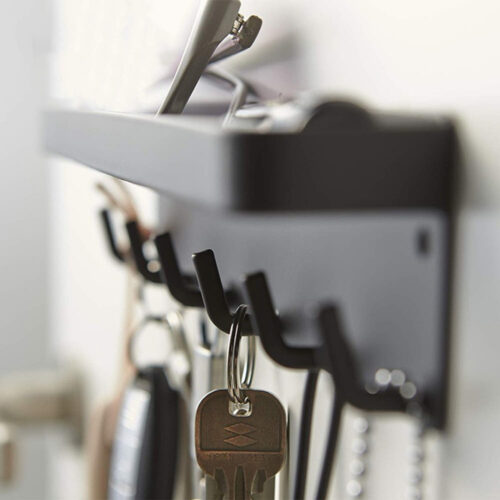 현관의 기적! **자석 현관마스크걸이** 하나로 우리 집이 달라졌어요!