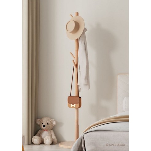 흩어진 옷들 이젠 안녕! 스피드박스 원목 스탠드 옷걸이로 깔끔하게 정돈하고 따뜻한 인테리어 완성