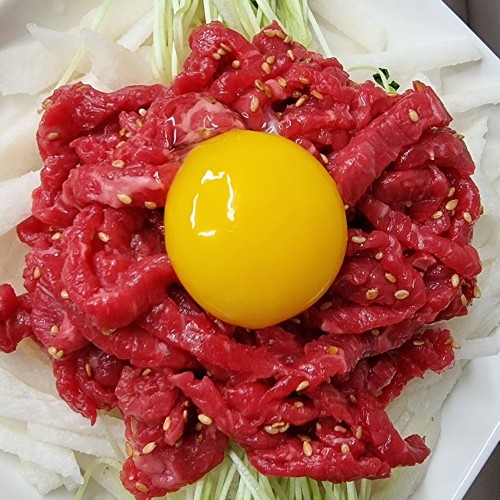 집에서 편하게 즐기는 최고급 **마장동 투뿔 화려한우 육회** 후기!