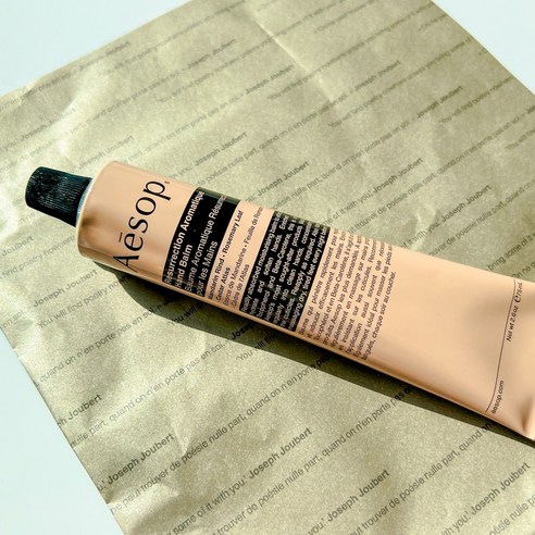 이솝 핸드 밤, 건조한 손에 촉촉함과 힐링을 선사하는 마법!