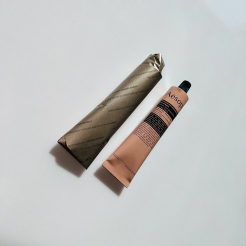 이솝 핸드 밤, 건조한 손에 촉촉함과 힐링을 선사하는 마법!