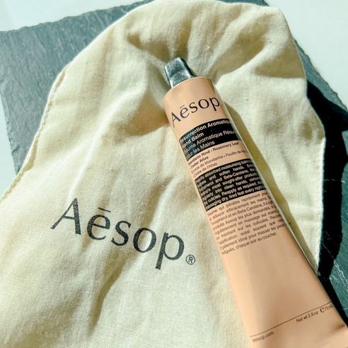 이솝 핸드 밤, 건조한 손에 촉촉함과 힐링을 선사하는 마법!