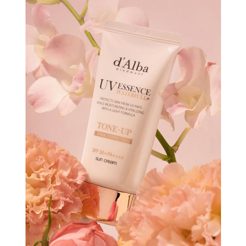 칙칙한 피부 이제 안녕! 달바 워터풀 톤업 선크림 하나로 물광 피부 완성!