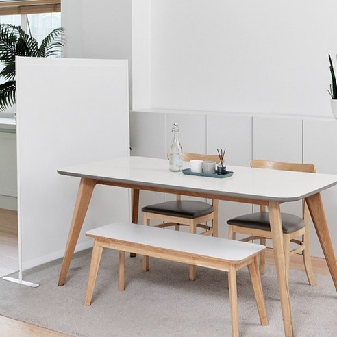 내 공간에 아늑함을 더하다: 까사마루 심플 스탠드형 가림막 파티션 후기