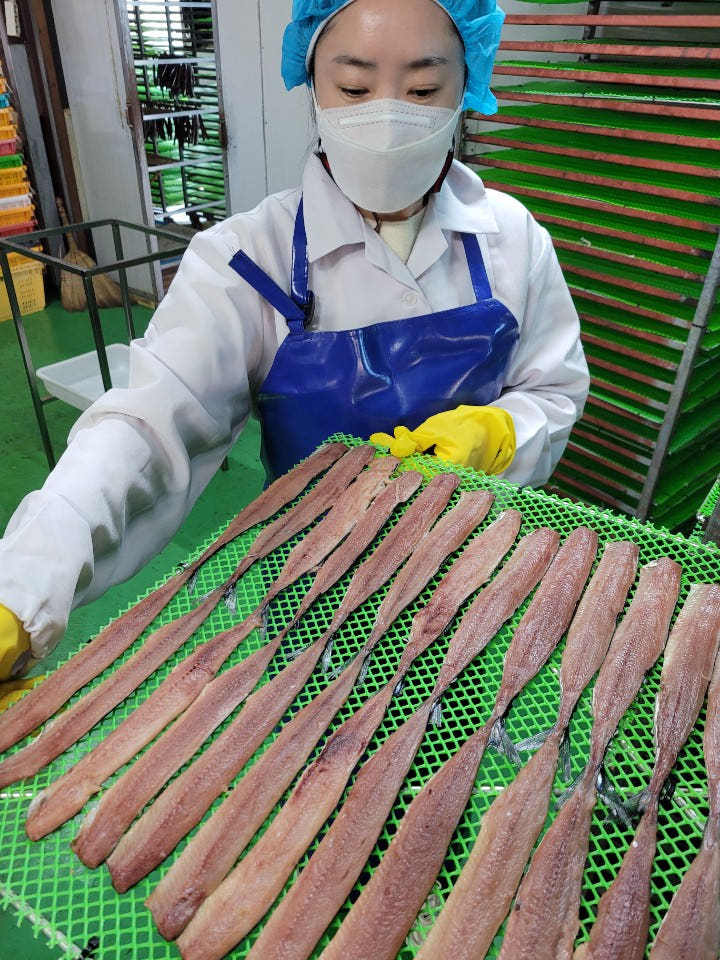 포항 구룡포 햇 과메기, 겨울 별미 야채 세트로 완벽하게! 3 포항 구룡포 햇 과메기, 겨울 별미 야채 세트로 완벽하게!