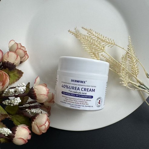 환절기 필수템! DERMFREE 유리아 크림으로 고보습 각질 케어 시작해봐요!