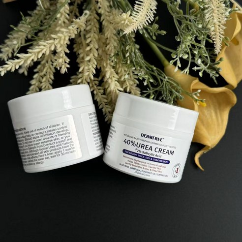 환절기 필수템! DERMFREE 유리아 크림으로 고보습 각질 케어 시작해봐요!