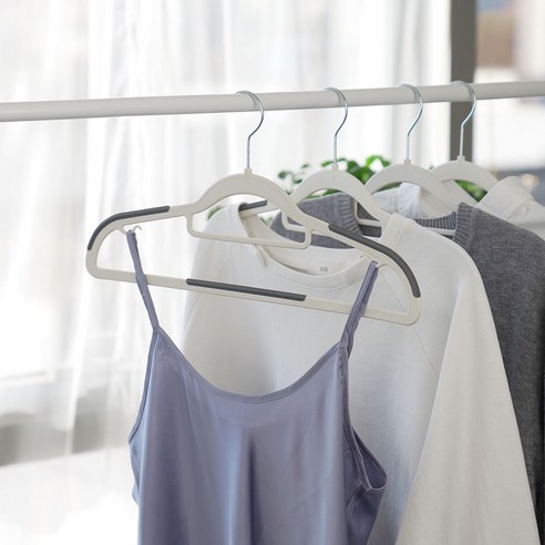 드디어 찾았다! 옷 흘러내림 없는 **코멧 홈 미끄럼방지 옷걸이** 솔직 후기