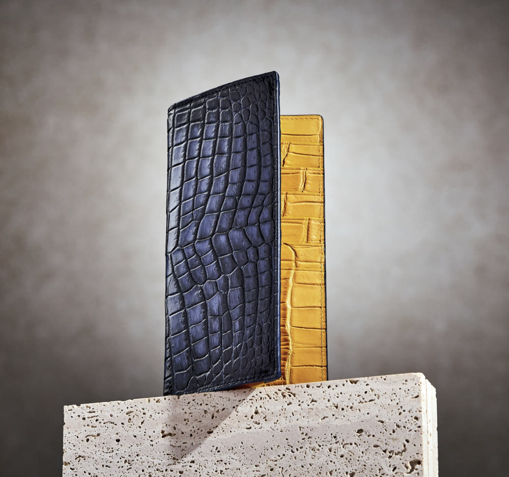 남자의 품격을 완성하다: 더퀴르 블랙라벨 악어가죽 장지갑 솔직 후기